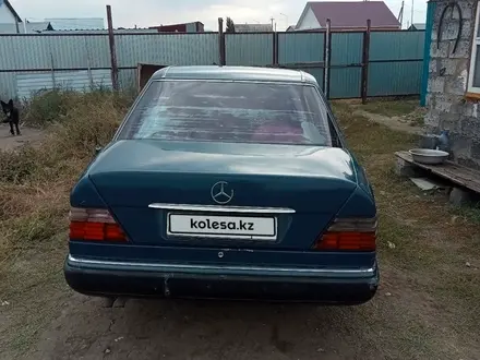 Mercedes-Benz E 260 1990 года за 1 250 000 тг. в Костанай – фото 4