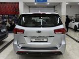 Kia Carnival 2015 года за 10 000 000 тг. в Шымкент – фото 5