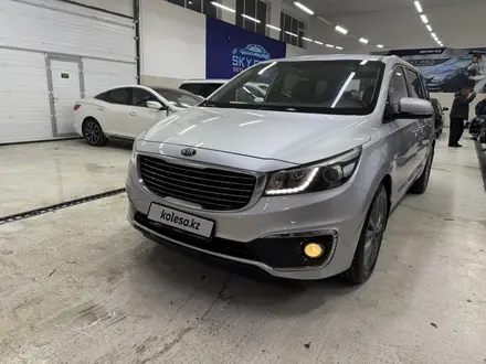 Kia Carnival 2015 года за 10 000 000 тг. в Шымкент – фото 4
