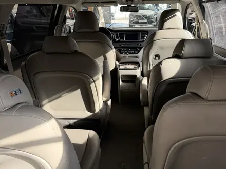 Kia Carnival 2015 года за 10 000 000 тг. в Шымкент – фото 20
