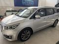 Kia Carnival 2015 года за 10 000 000 тг. в Шымкент – фото 11