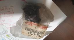 Втулки стабилизаторов 48815-42060, 48815-33040, 48815-42050 ОРИГТНАЛЫ за 2 000 тг. в Алматы