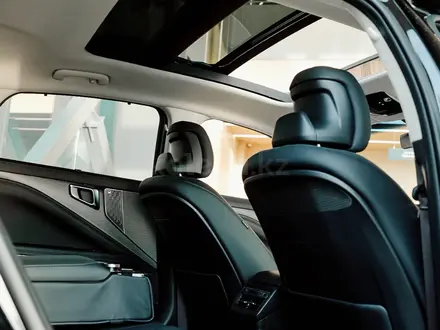 Kia K8 Premium 2025 года за 27 990 000 тг. в Алматы – фото 38