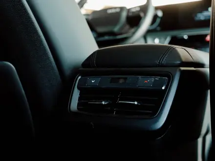 Kia K8 Premium 2025 года за 27 990 000 тг. в Алматы – фото 39