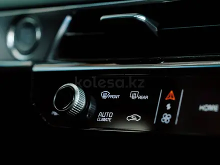 Kia K8 Premium 2025 года за 27 990 000 тг. в Алматы – фото 27