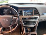 Hyundai Sonata 2016 года за 4 000 000 тг. в Атырау – фото 4