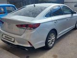 Hyundai Sonata 2019 года за 7 500 000 тг. в Уральск – фото 5