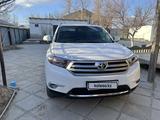 Toyota Highlander 2013 года за 12 800 000 тг. в Атырау – фото 2