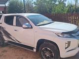 Mitsubishi L200 2021 года за 11 700 000 тг. в Атырау – фото 2