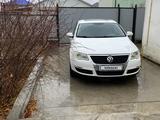 Volkswagen Passat 2006 года за 2 600 000 тг. в Атырау – фото 4