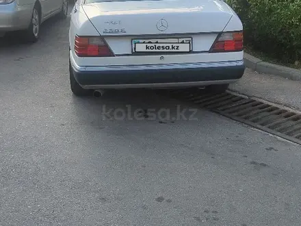 Mercedes-Benz E 320 1988 года за 1 400 000 тг. в Шымкент – фото 10