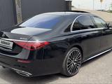 Mercedes-Benz S 580 2022 года за 77 000 000 тг. в Шымкент – фото 3