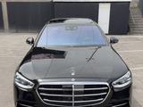 Mercedes-Benz S 580 2022 года за 77 000 000 тг. в Шымкент – фото 5