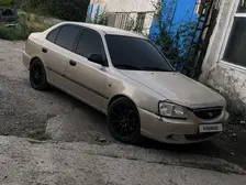 Hyundai Accent, 1999