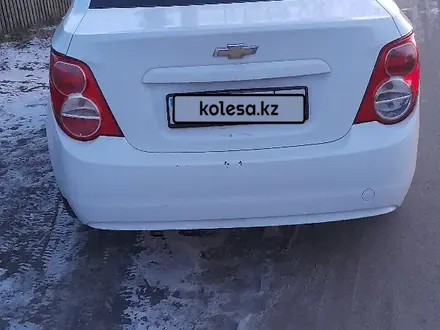 Chevrolet Aveo 2014 года за 3 800 000 тг. в Караганда – фото 2