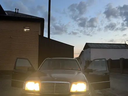 Mercedes-Benz E 200 1992 года за 1 200 000 тг. в Караганда – фото 5