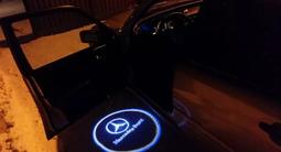 Штатная Подсветка двери с логотипом Mercedes Benz w210 w124 w202 w203 за 8 000 тг. в Астана – фото 2