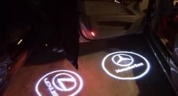 Штатная Подсветка двери с логотипом Mercedes Benz w210 w124 w202 w203 за 8 000 тг. в Астана