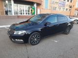 Volkswagen Passat 2014 года за 5 600 000 тг. в Уральск – фото 2