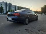 Volkswagen Passat 2014 года за 5 600 000 тг. в Уральск – фото 3