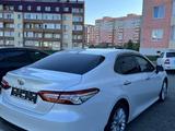 Toyota Camry 2020 года за 15 100 000 тг. в Усть-Каменогорск – фото 5