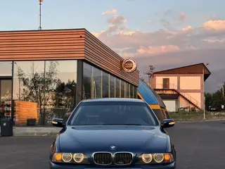 BMW 525