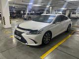 Lexus ES 250 2019 года за 23 700 000 тг. в Алматы