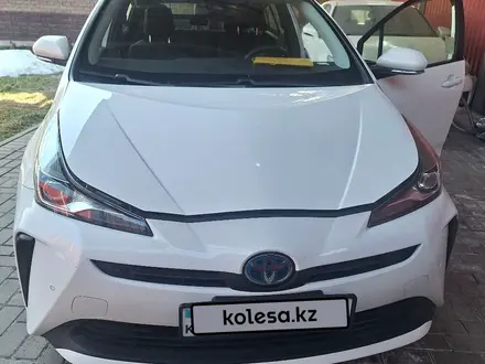 Toyota Prius 2022 года за 12 350 000 тг. в Алматы – фото 2