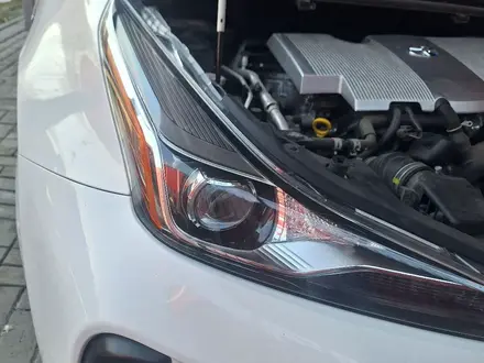 Toyota Prius 2022 года за 12 350 000 тг. в Алматы – фото 8