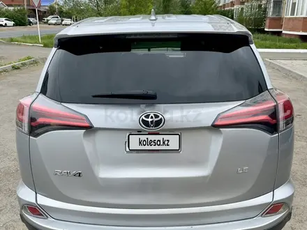 Toyota RAV4 2018 года за 9 000 000 тг. в Уральск – фото 11