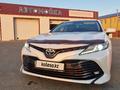 Toyota Camry 2019 года за 12 750 000 тг. в Атырау – фото 14