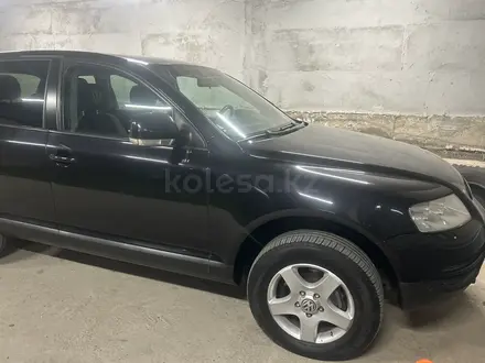 Volkswagen Touareg 2006 года за 6 900 000 тг. в Шымкент