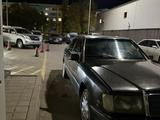 Mercedes-Benz E 200 1993 года за 800 000 тг. в Жезказган – фото 2