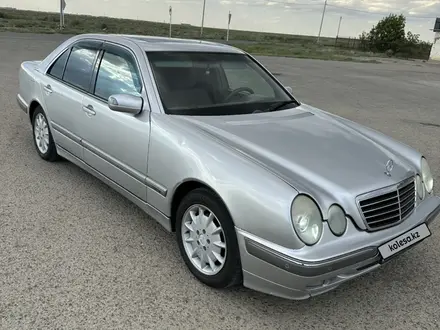 Mercedes-Benz E 280 2001 года за 4 500 000 тг. в Атырау – фото 4