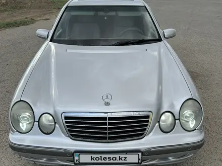 Mercedes-Benz E 280 2001 года за 4 500 000 тг. в Атырау – фото 3