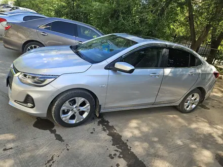 Chevrolet Onix 2025 года за 6 300 000 тг. в Актобе – фото 2