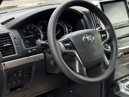 Toyota Land Cruiser 2018 года за 36 500 000 тг. в Алматы – фото 19