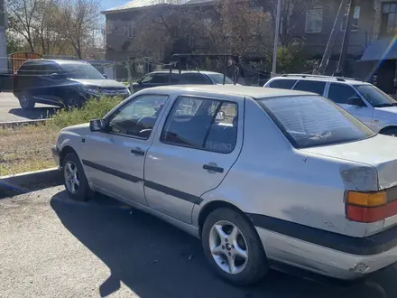 Volkswagen Vento 1993 года за 1 100 000 тг. в Караганда – фото 2