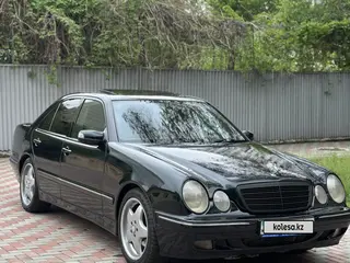 Mercedes-Benz E 320