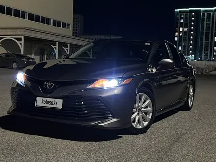 Toyota Camry 2019 года за 8 000 000 тг. в Атырау – фото 5