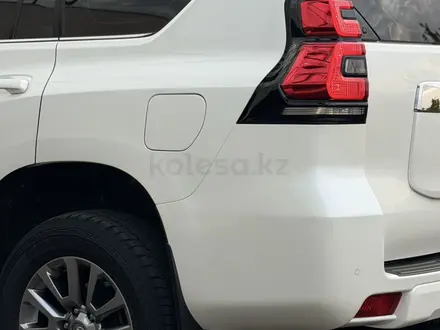 Toyota Land Cruiser Prado 2018 года за 21 900 000 тг. в Алматы – фото 13