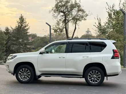 Toyota Land Cruiser Prado 2018 года за 21 900 000 тг. в Алматы – фото 15