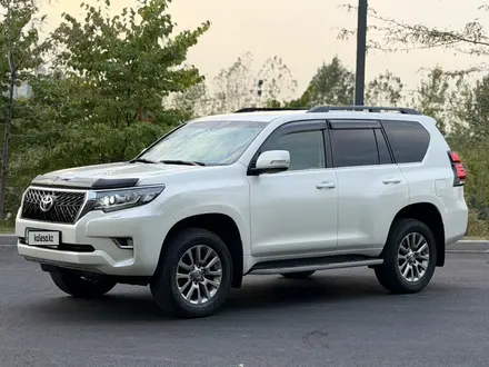 Toyota Land Cruiser Prado 2018 года за 21 900 000 тг. в Алматы – фото 17