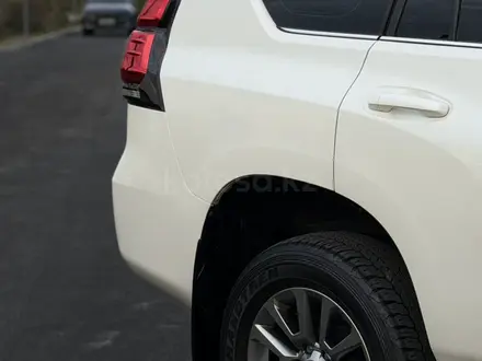Toyota Land Cruiser Prado 2018 года за 21 900 000 тг. в Алматы – фото 6