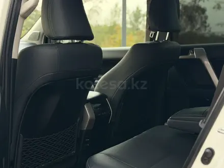 Toyota Land Cruiser Prado 2018 года за 21 900 000 тг. в Алматы – фото 27