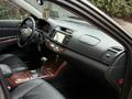 Toyota Camry 2005 года за 7 600 000 тг. в Алматы – фото 24