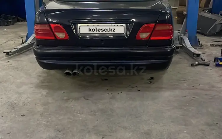 Mercedes-Benz E 230 1997 годаүшін2 500 000 тг. в Жанаозен