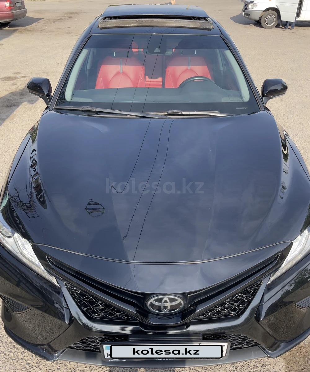 Toyota Camry 2019 г.