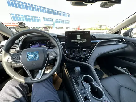 Toyota Camry 2023 года за 20 500 000 тг. в Актобе