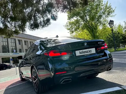 BMW 530 2023 года за 25 500 000 тг. в Алматы – фото 13